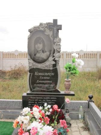 Гранитный памятник 3 в Черкассах